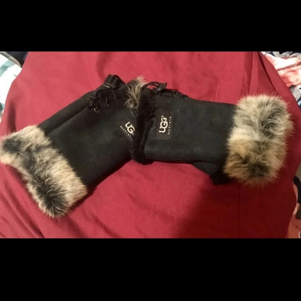Ugg fingerless fur gloves